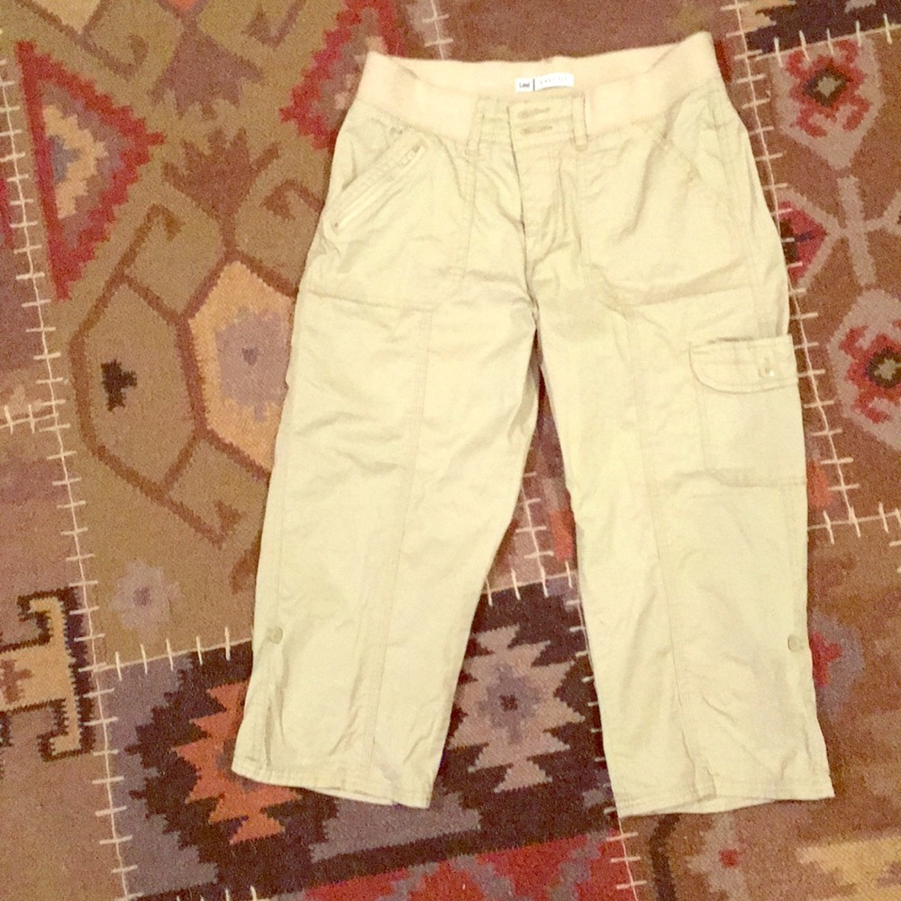 Lee Easy Fit Khaki Capris (Size 10P)